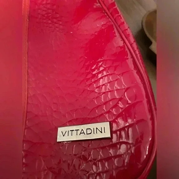 Adrienne Vittadini tear drop bag. RARE STYLE patent red, sexy - Picture 3 of 5